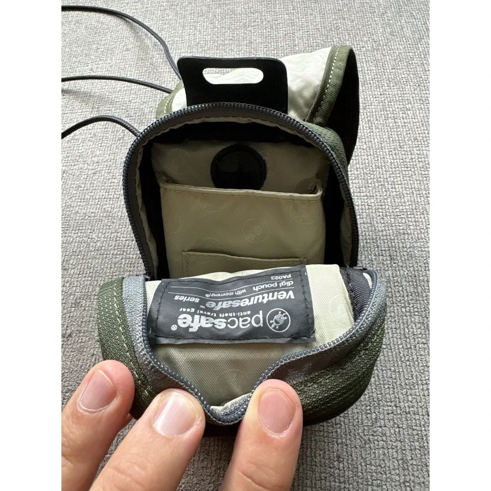 PACSAFE ‎ 50 Anti-Theft Digi Pouch Green Camera Bag Pockets Latch